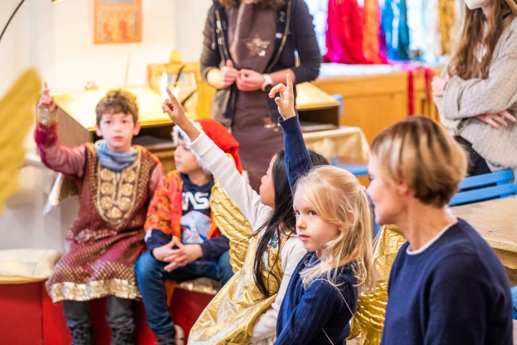 Kinder in der Himmelswerkstatt