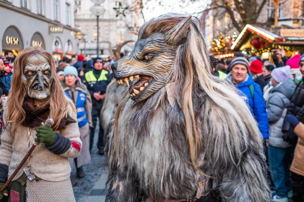 Ein Werwolf-Krampus in der Kaufingerstraße