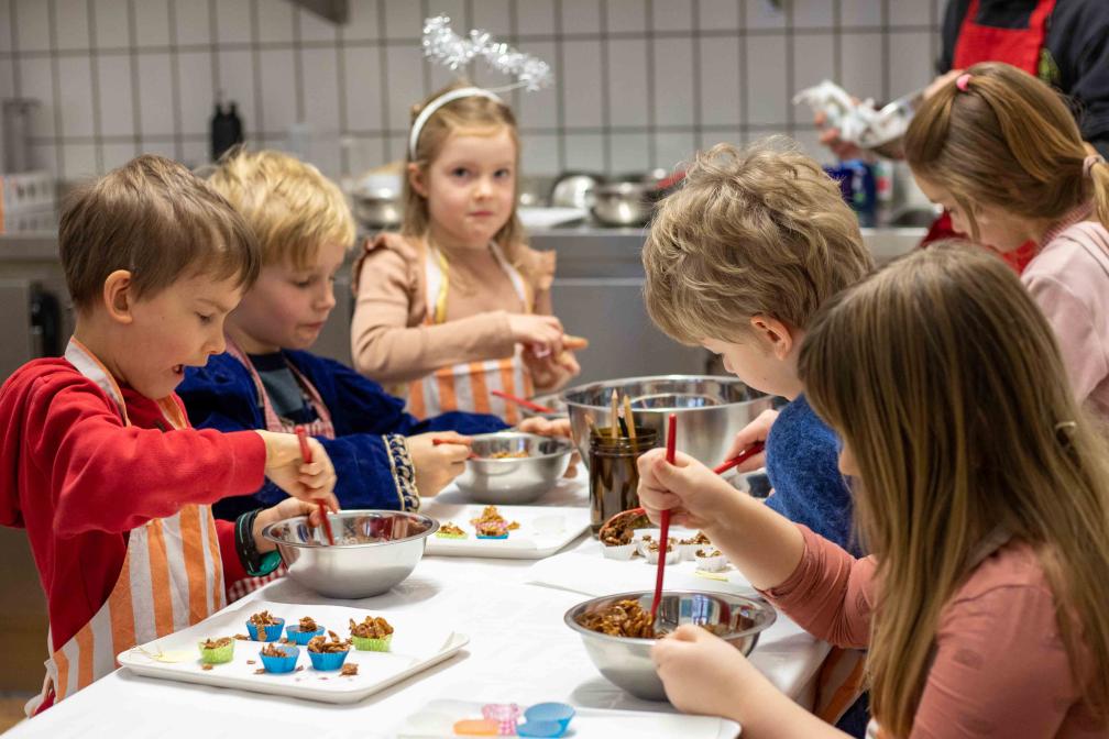 Backen in der Weihnachtsbäckerei