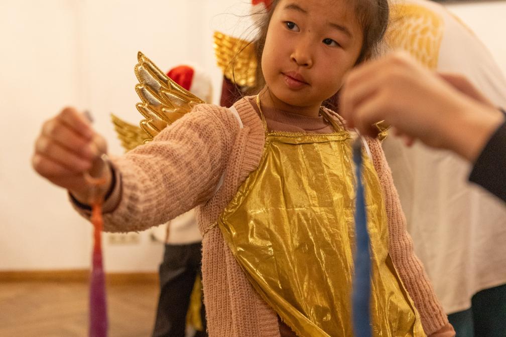 Kinder basteln in der Himmelswerkstatt
