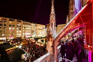 Der Gospelchor St. Lukas bei der Adventsmusik am Christkindlmarkt Adventsmusik beim Christkindlmarkt