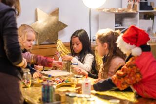 Kinder in der Himmelswerkstatt im Neuen Rathaus