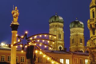 Weihnachtsstern und Frauentürme Weihnachtsstern und Frauentürme