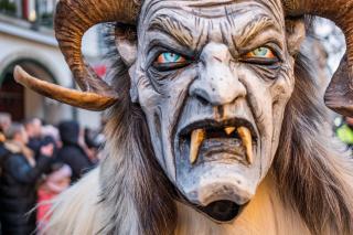 Aufwändige Krampus-Maske