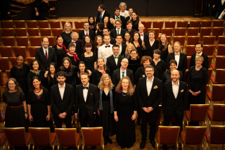 ESME e.V. – English-Speaking Music Ensembles ESME e.V. – kurz für English-Speaking Music Ensembles – ist eine gemeinnützige Organisation begeisterter Musiker, die sich in drei Ensembles formieren: dem ESME Orchestra, den ESME Singers und der Resident Alien Big Band.