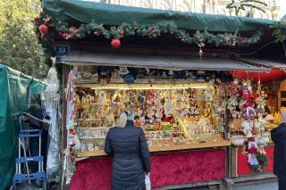 Der Standl von Andrea Földes mit Christbaumschmuck