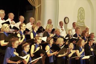 Munich International Choral Society Die Munich International Choral Society begeistert durch sichere Intonation und stimmungsvolle Dynamik.