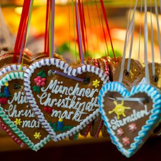 Lebkuchenherzen vom Münchner Christkindlmarkt am Marienplatz